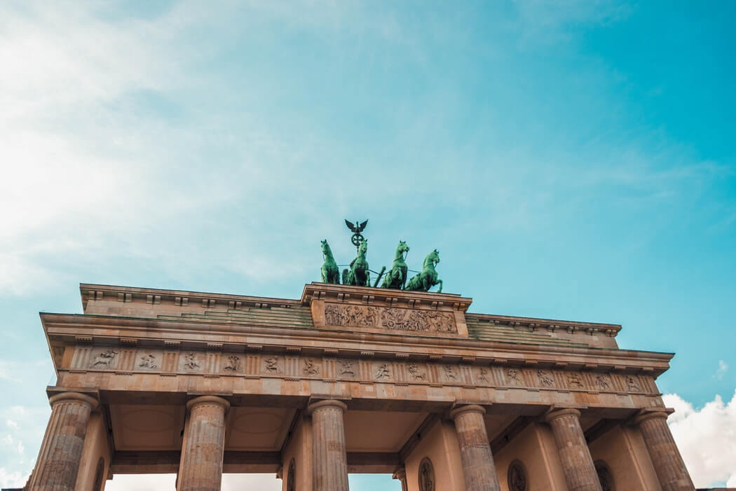 easyJet będzie latał z Warszawy do Berlina.